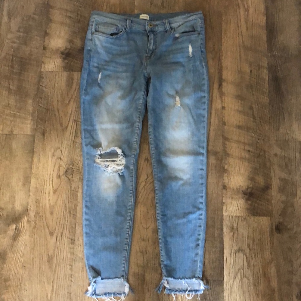 {Sneak Peek} Midrise Lightwash Skinny Jean